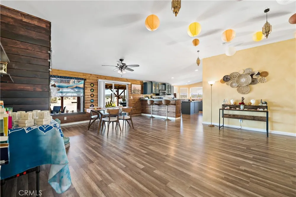 61375 Leslie Lane Landers, CA 92285
