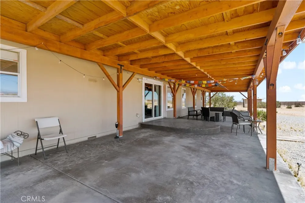 61375 Leslie Lane Landers, CA 92285