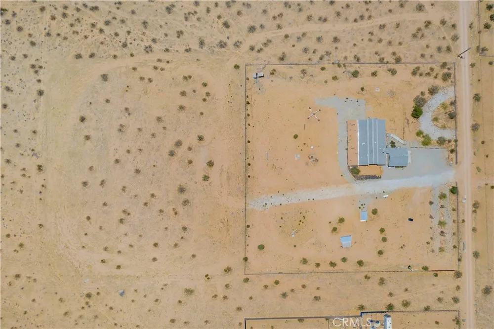 61375 Leslie Lane Landers, CA 92285
