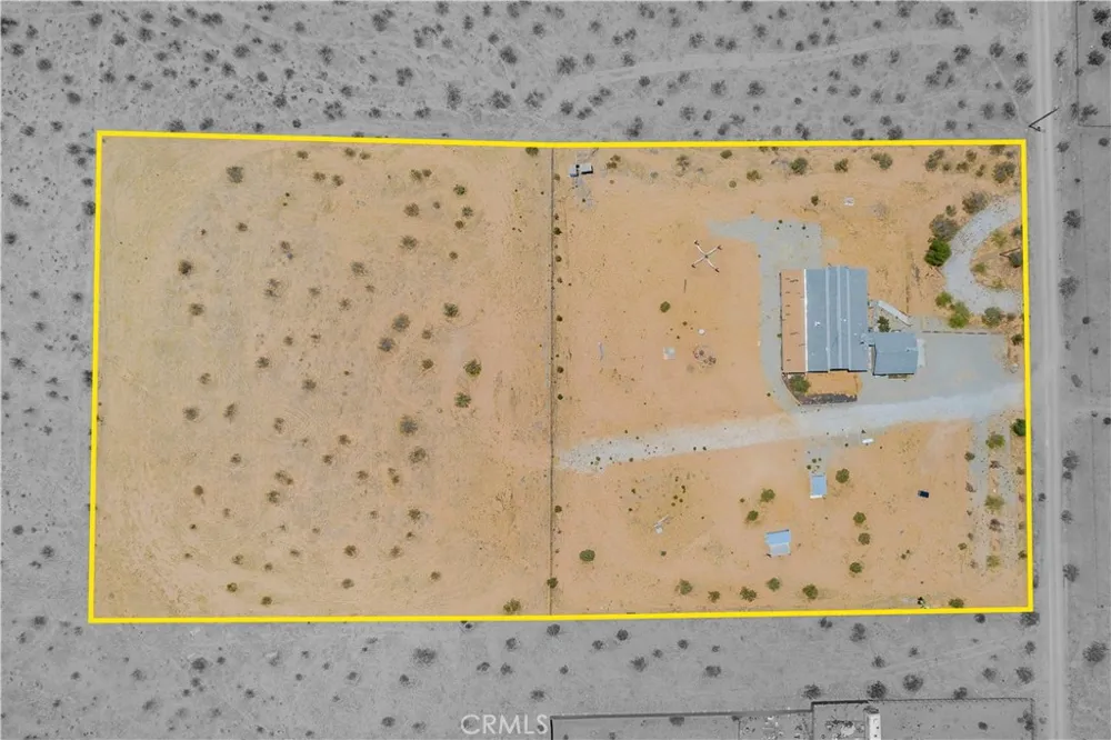 61375 Leslie Lane Landers, CA 92285