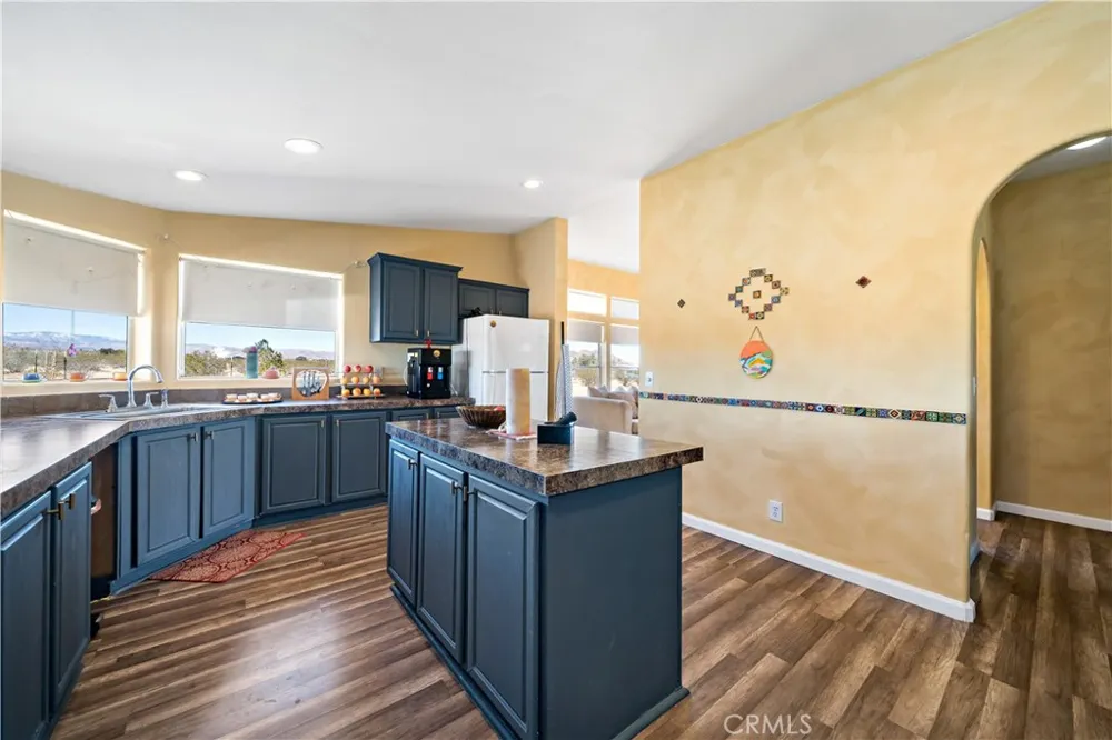 61375 Leslie Lane Landers, CA 92285