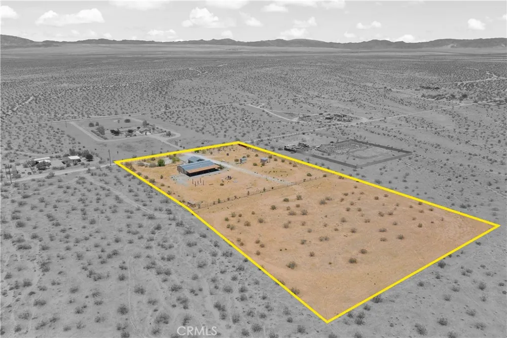 61375 Leslie Lane Landers, CA 92285