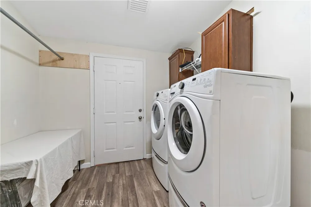 61375 Leslie Lane Landers, CA 92285