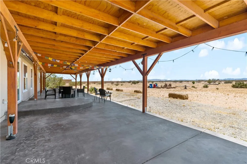 61375 Leslie Lane Landers, CA 92285