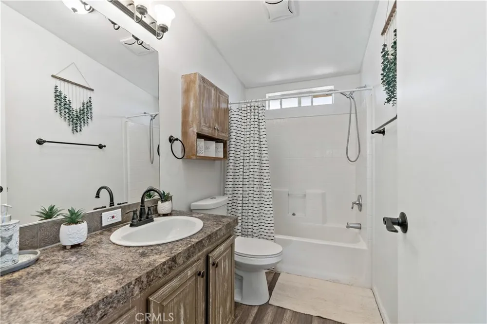 61375 Leslie Lane Landers, CA 92285