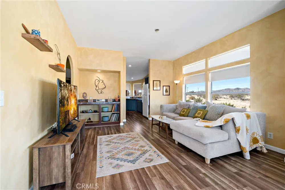 61375 Leslie Lane Landers, CA 92285