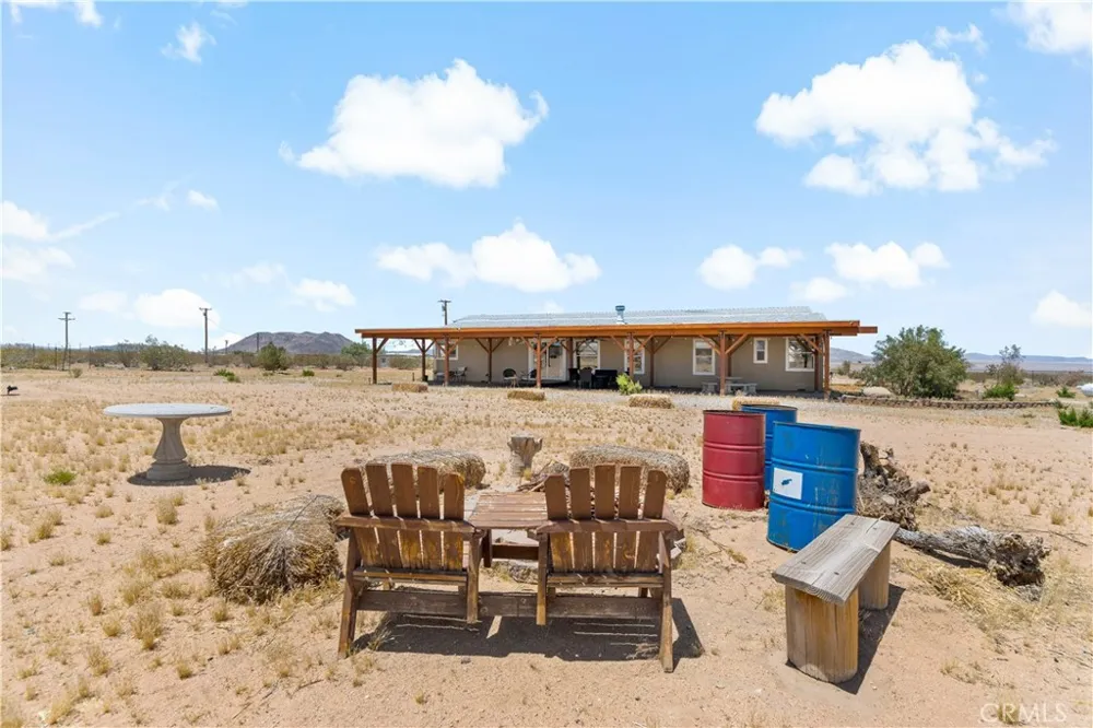 61375 Leslie Lane Landers, CA 92285