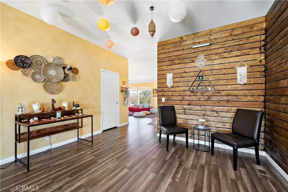 61375 Leslie Lane Landers, CA 92285