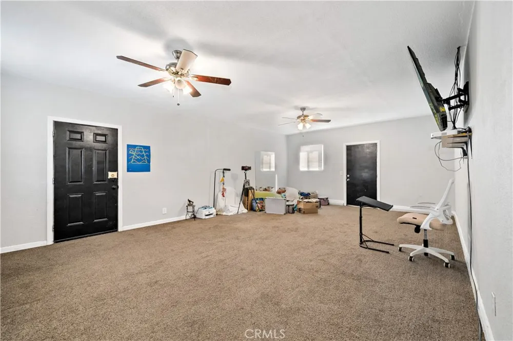 61375 Leslie Lane Landers, CA 92285