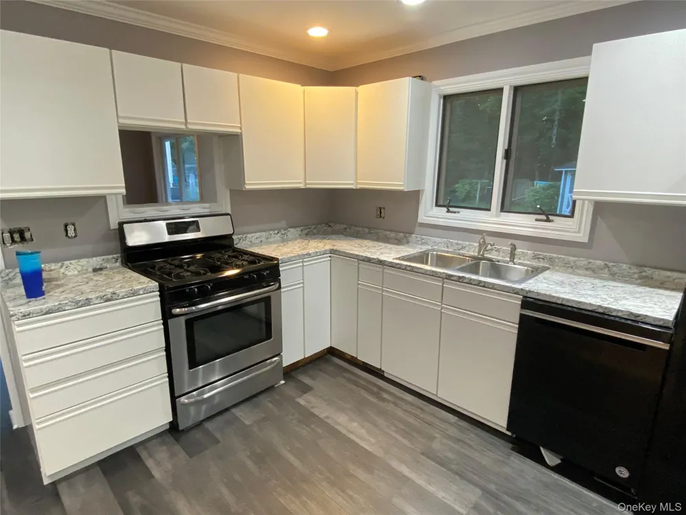 531 Montauk Highway Westhampton Beach, NY 11978
