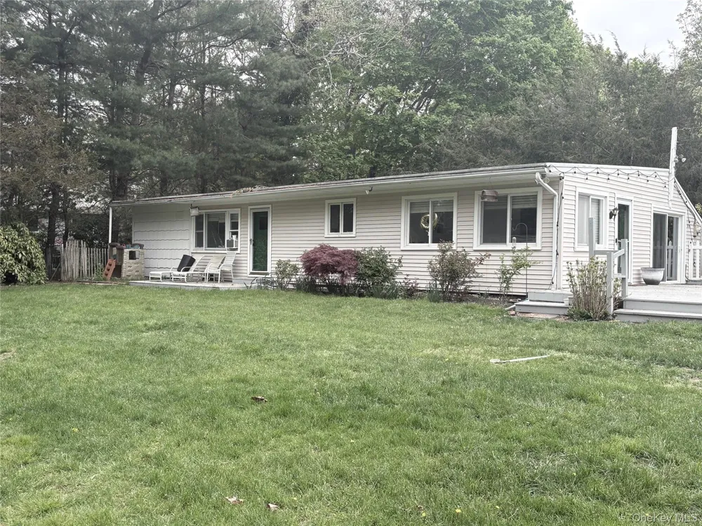 531 Montauk Highway Westhampton Beach, NY 11978