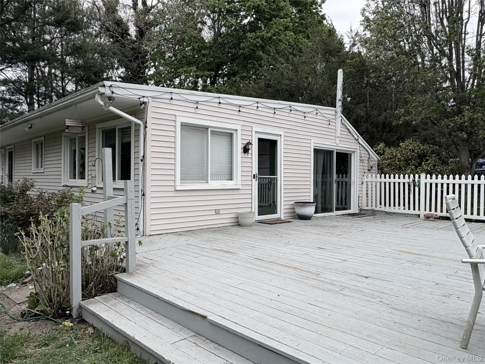 531 Montauk Highway Westhampton Beach, NY 11978