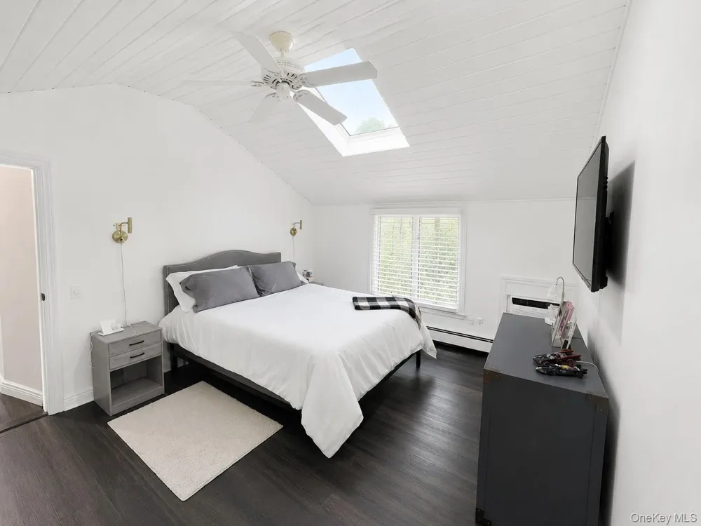 531 Montauk Highway Westhampton Beach, NY 11978