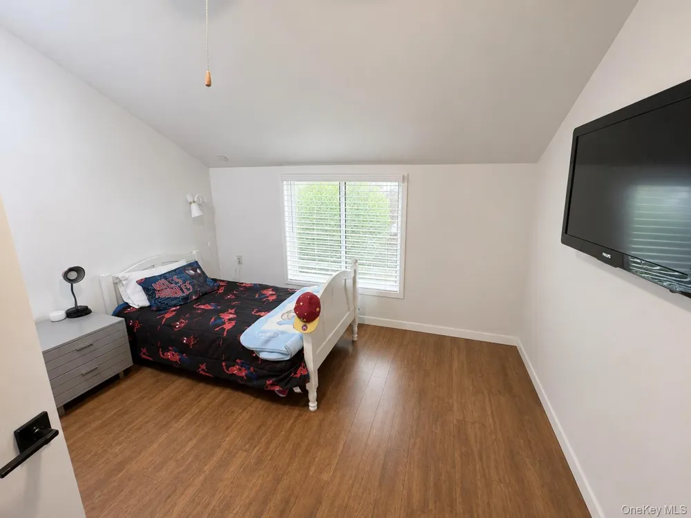 531 Montauk Highway Westhampton Beach, NY 11978