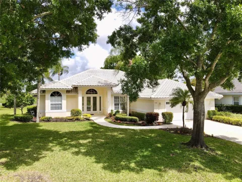 1305 SW BENT PINE COVE