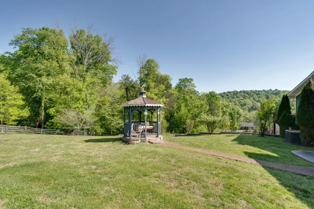 692 Tanglewood Dr Woodbury, TN 37190