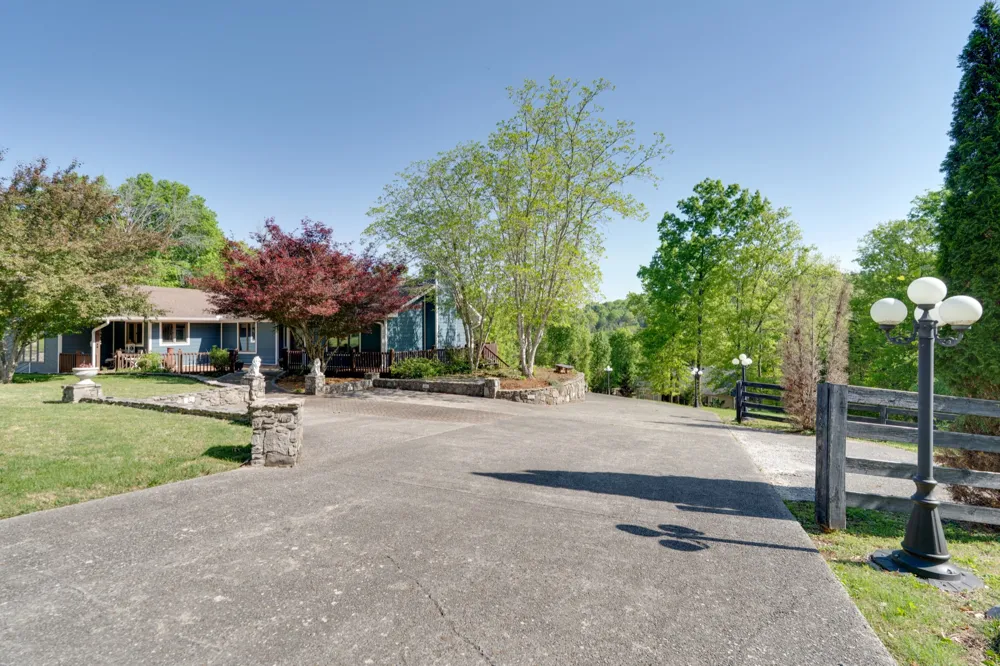 692 Tanglewood Dr Woodbury, TN 37190