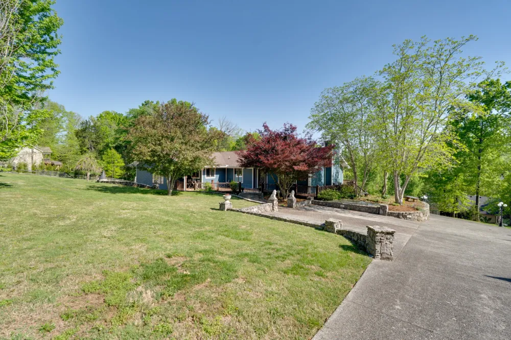 692 Tanglewood Dr Woodbury, TN 37190