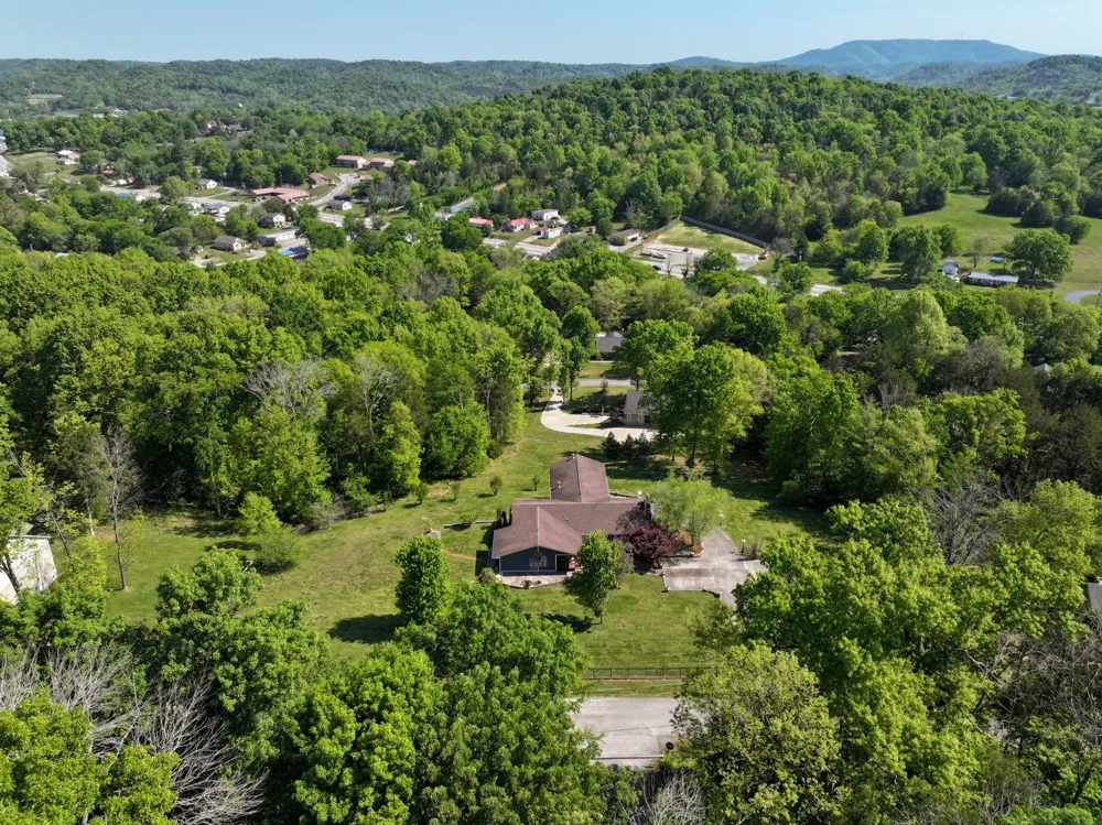 692 Tanglewood Dr Woodbury, TN 37190