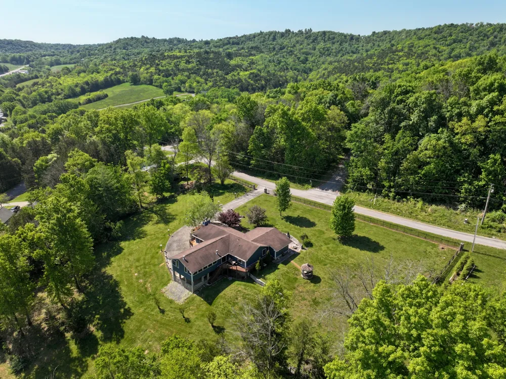 692 Tanglewood Dr Woodbury, TN 37190