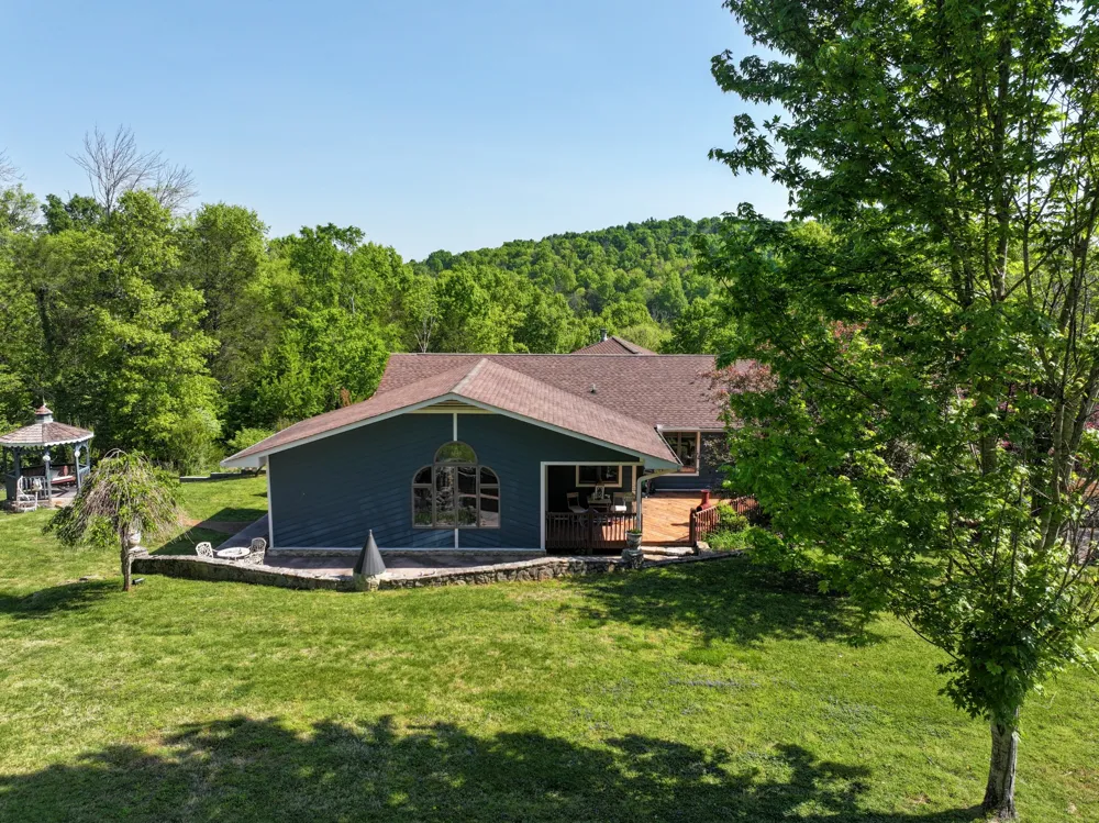 692 Tanglewood Dr Woodbury, TN 37190