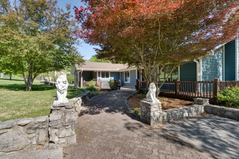 692 Tanglewood Dr