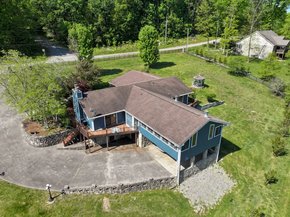692 Tanglewood Dr Woodbury, TN 37190