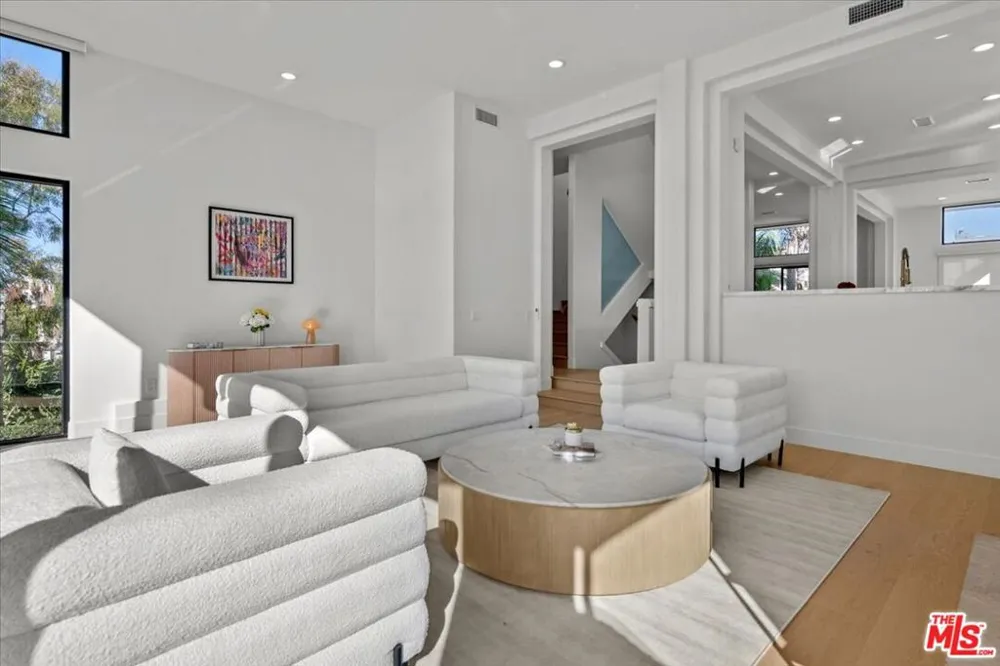 6730 Esplanade Street Playa del Rey, CA 90293