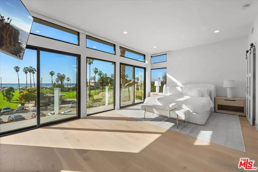 6730 Esplanade Street Playa del Rey, CA 90293