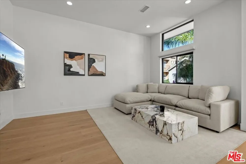 6730 Esplanade Street Playa del Rey, CA 90293