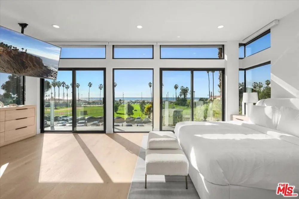 6730 Esplanade Street Playa del Rey, CA 90293
