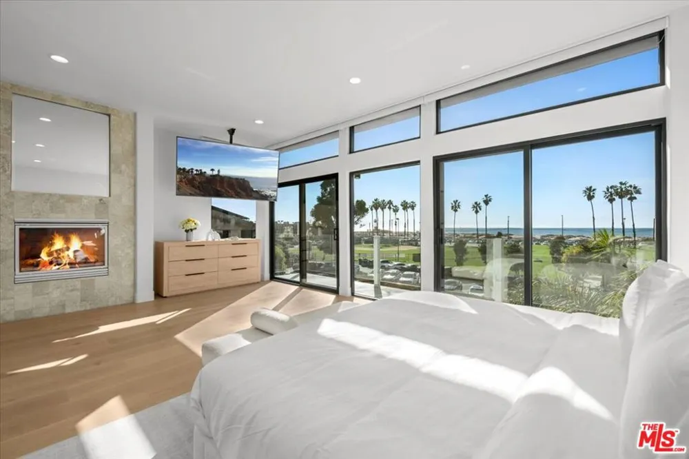 6730 Esplanade Street Playa del Rey, CA 90293