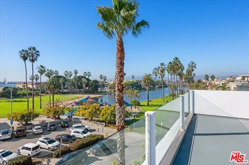 6730 Esplanade Street Playa del Rey, CA 90293