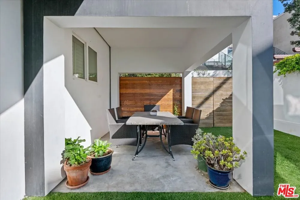 6730 Esplanade Street Playa del Rey, CA 90293