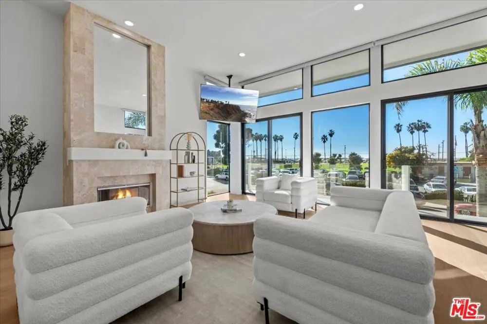 6730 Esplanade Street Playa del Rey, CA 90293