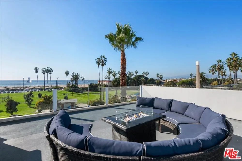 6730 Esplanade Street Playa del Rey, CA 90293