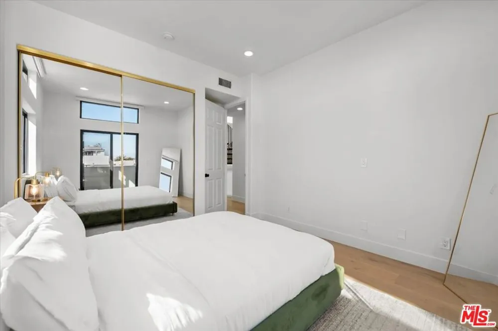 6730 Esplanade Street Playa del Rey, CA 90293