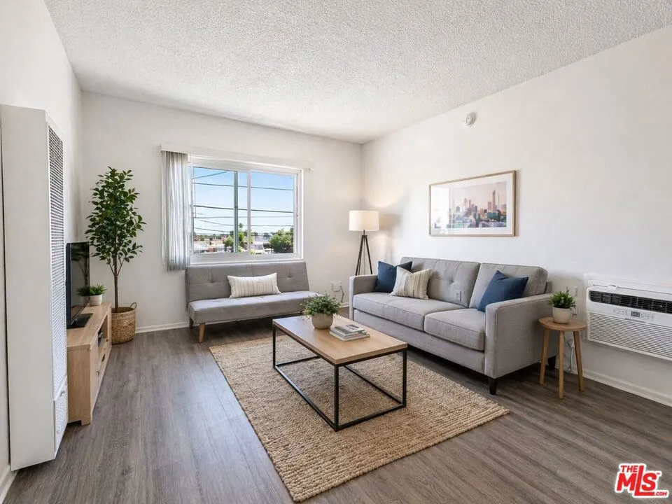 1133 W 36th Place #2 Los Angeles, CA 90007
