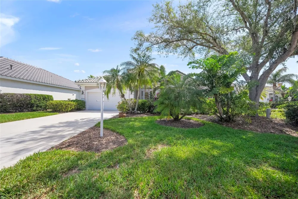 6923 LENNOX PLACE University Park, FL 34201
