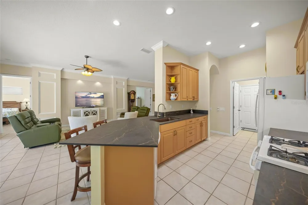 6923 LENNOX PLACE University Park, FL 34201