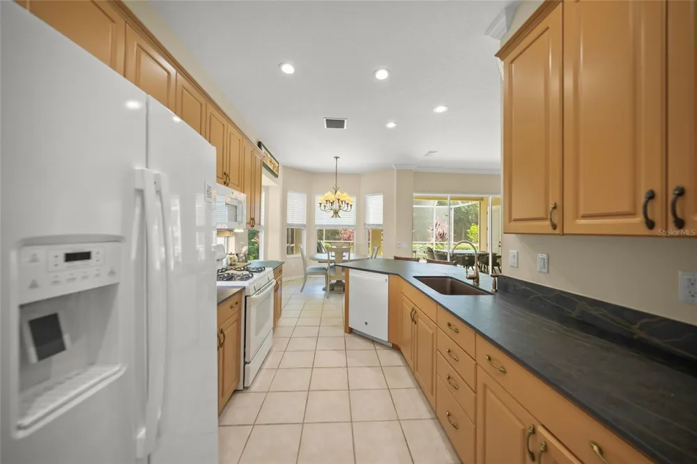 6923 LENNOX PLACE University Park, FL 34201