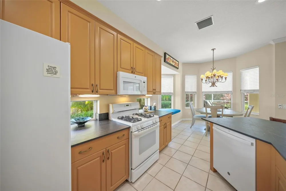 6923 LENNOX PLACE University Park, FL 34201