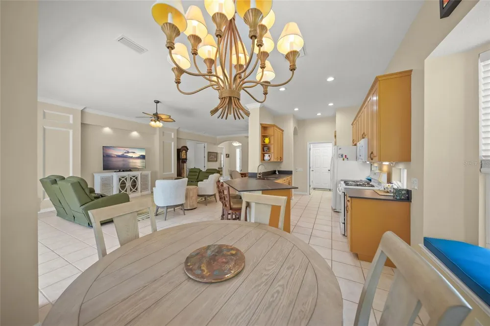 6923 LENNOX PLACE University Park, FL 34201
