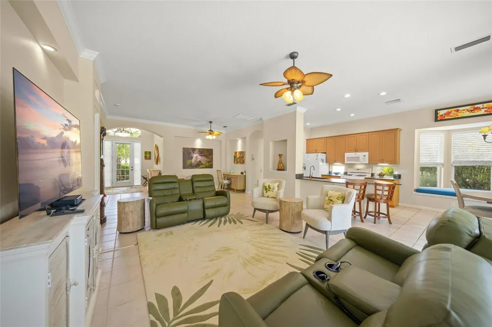 6923 LENNOX PLACE University Park, FL 34201