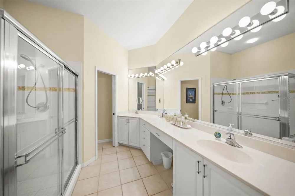 6923 LENNOX PLACE University Park, FL 34201