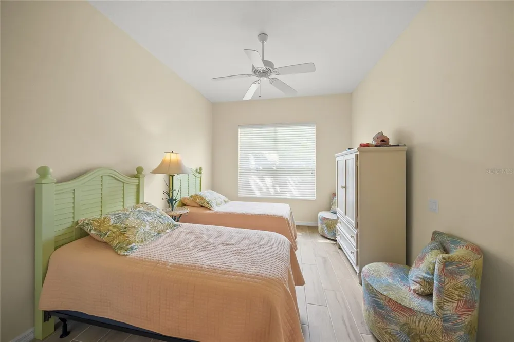 6923 LENNOX PLACE University Park, FL 34201