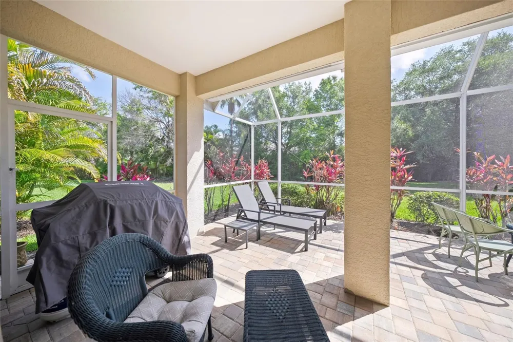 6923 LENNOX PLACE University Park, FL 34201