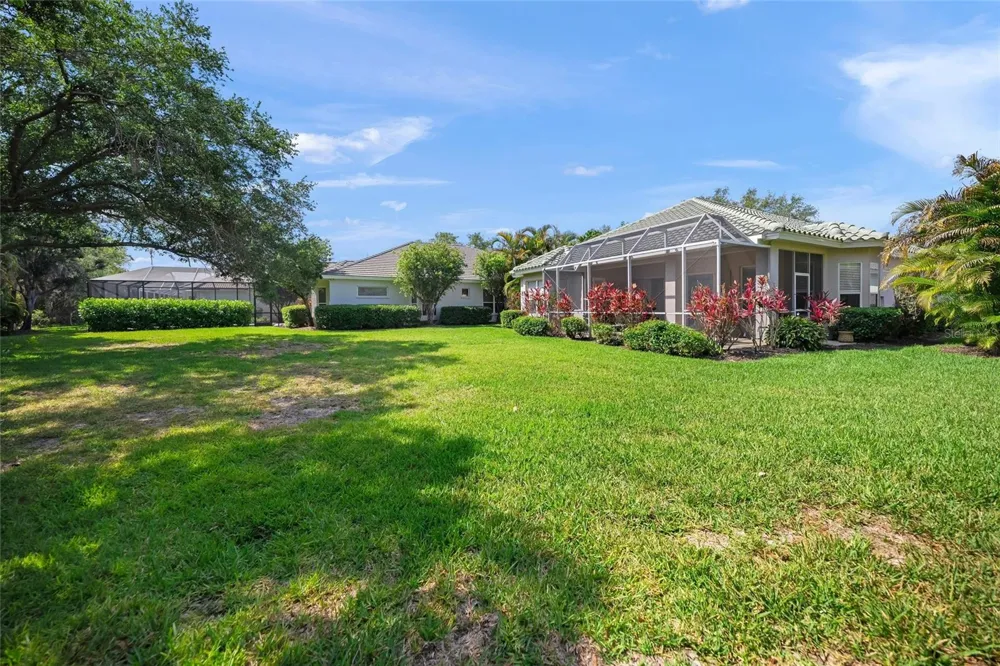 6923 LENNOX PLACE University Park, FL 34201