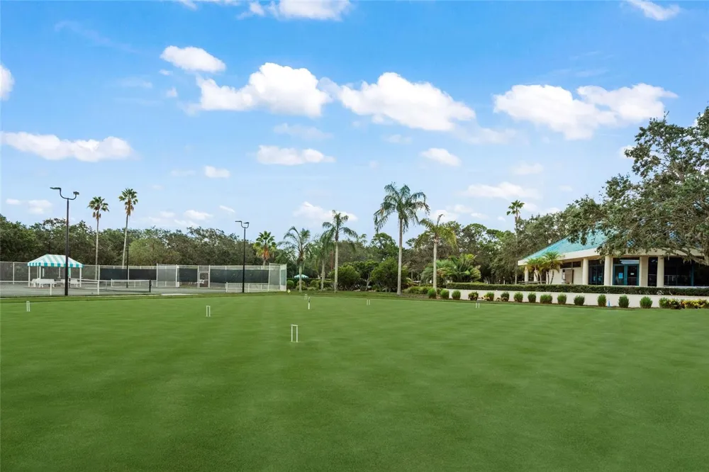 6923 LENNOX PLACE University Park, FL 34201