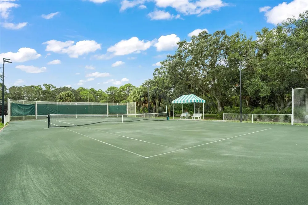 6923 LENNOX PLACE University Park, FL 34201